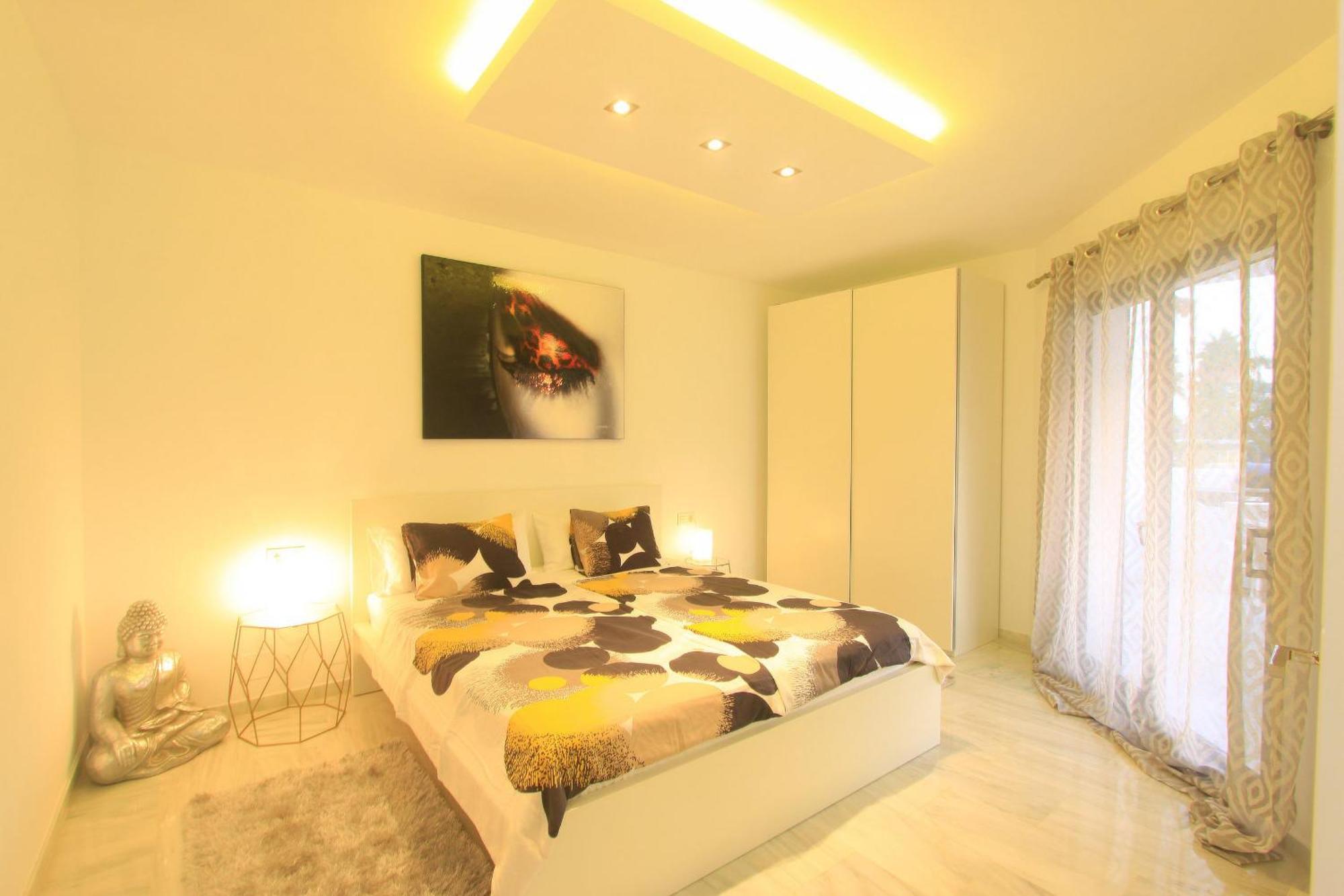 1080 Beachfront Penthouse 3 Floors Jacuzzi 2 Pools Wifi Roof Terrace Marbella Bagian luar foto